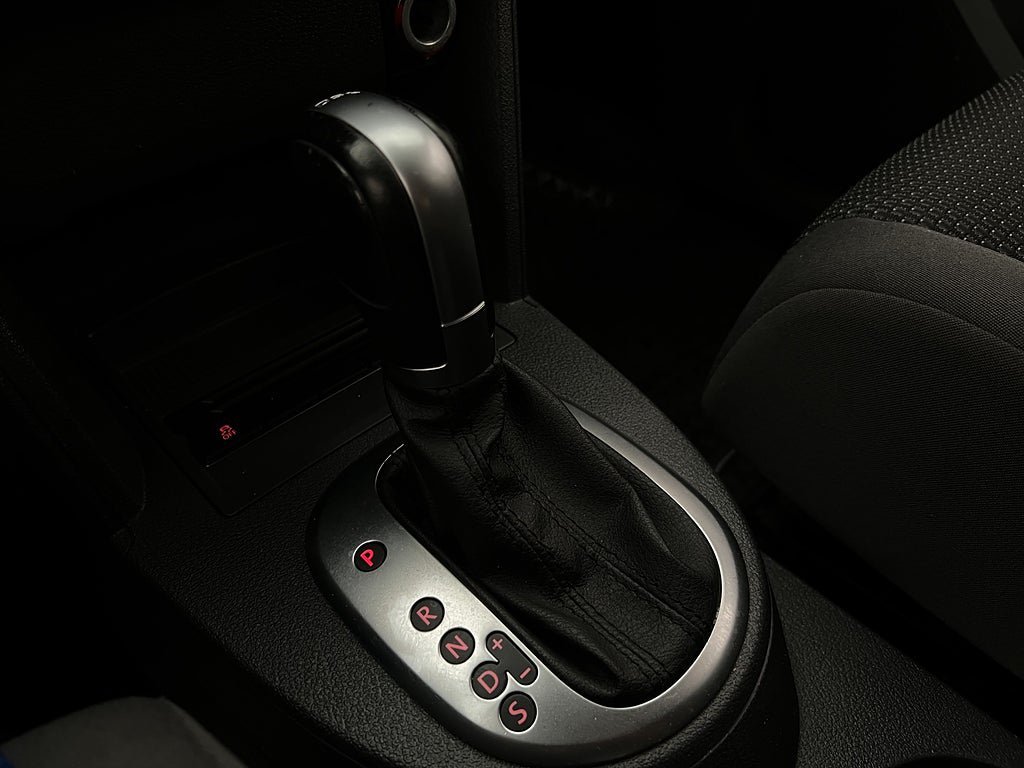 Vehicle Image 23