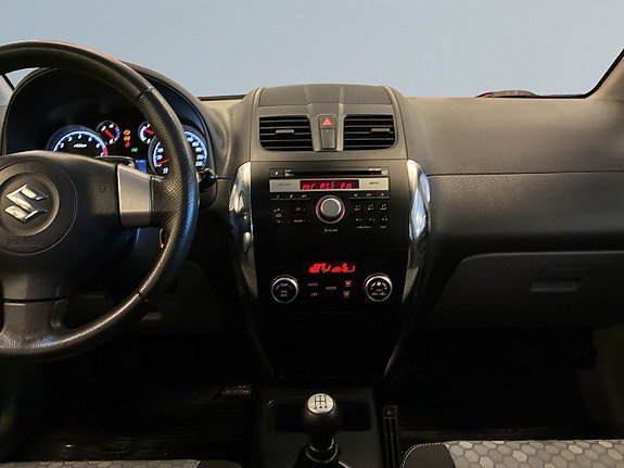Vehicle Image 11
