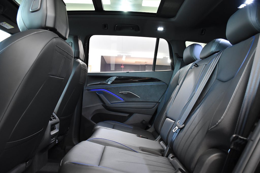 Vehicle Image 30