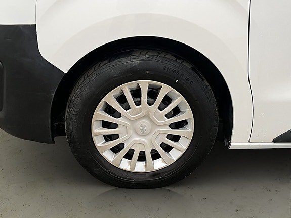 Vehicle Image 28