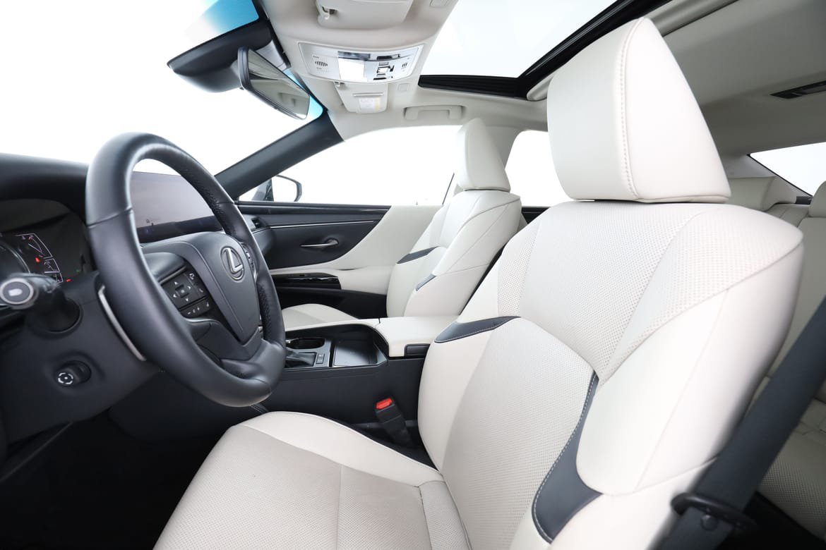Vehicle Image 11