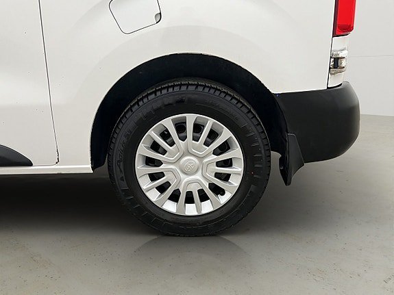 Vehicle Image 29