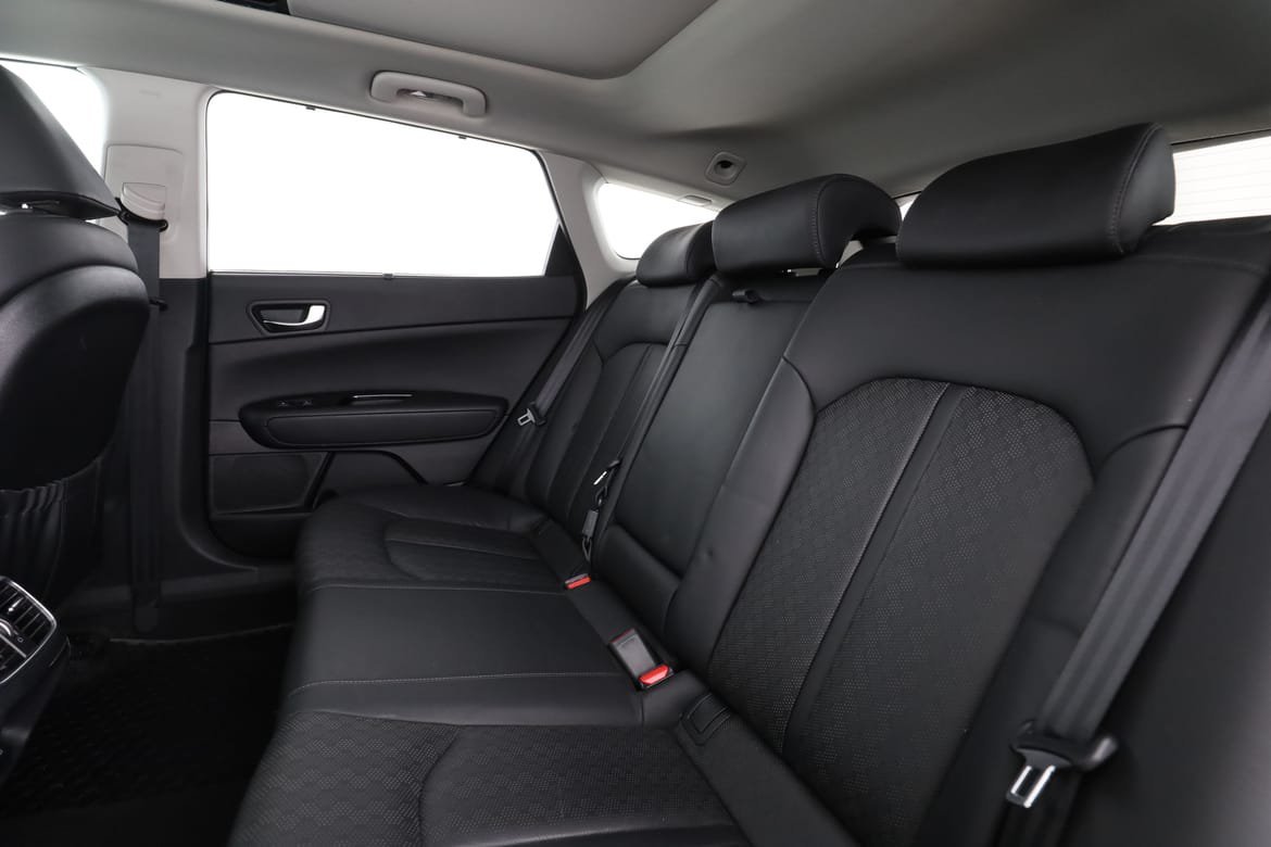 Vehicle Image 15
