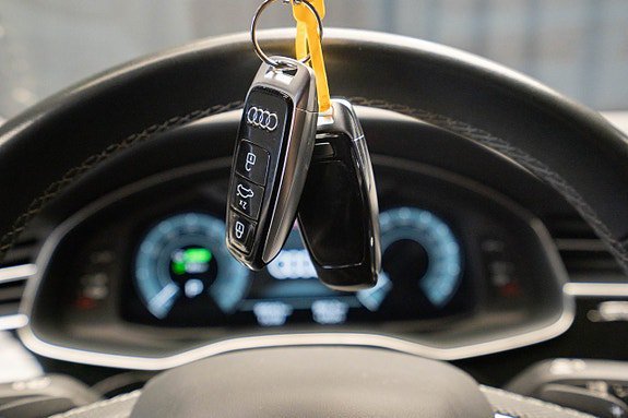 Vehicle Image 23