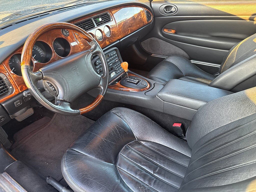 Vehicle Image 14