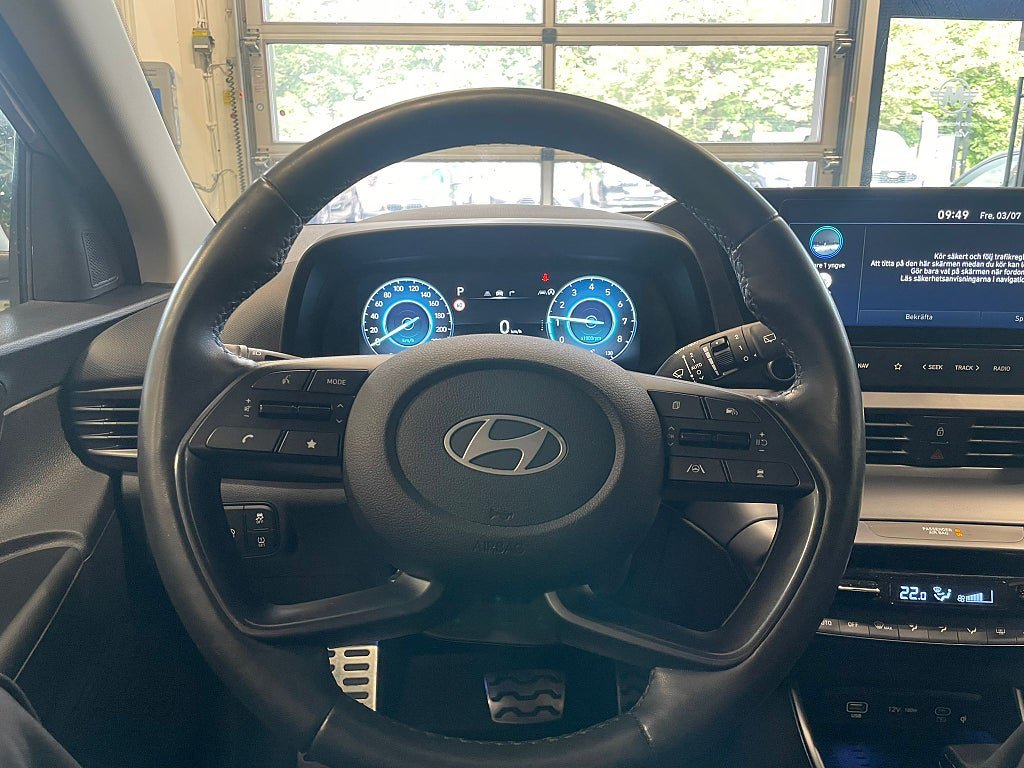 Vehicle Image 16