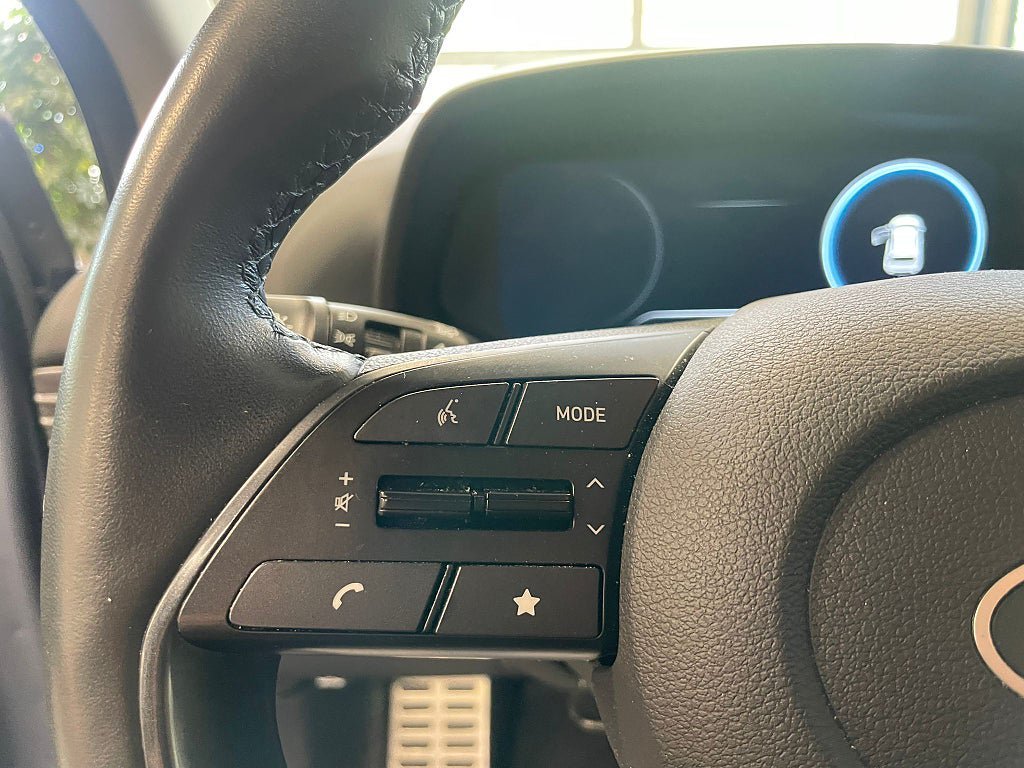 Vehicle Image 17
