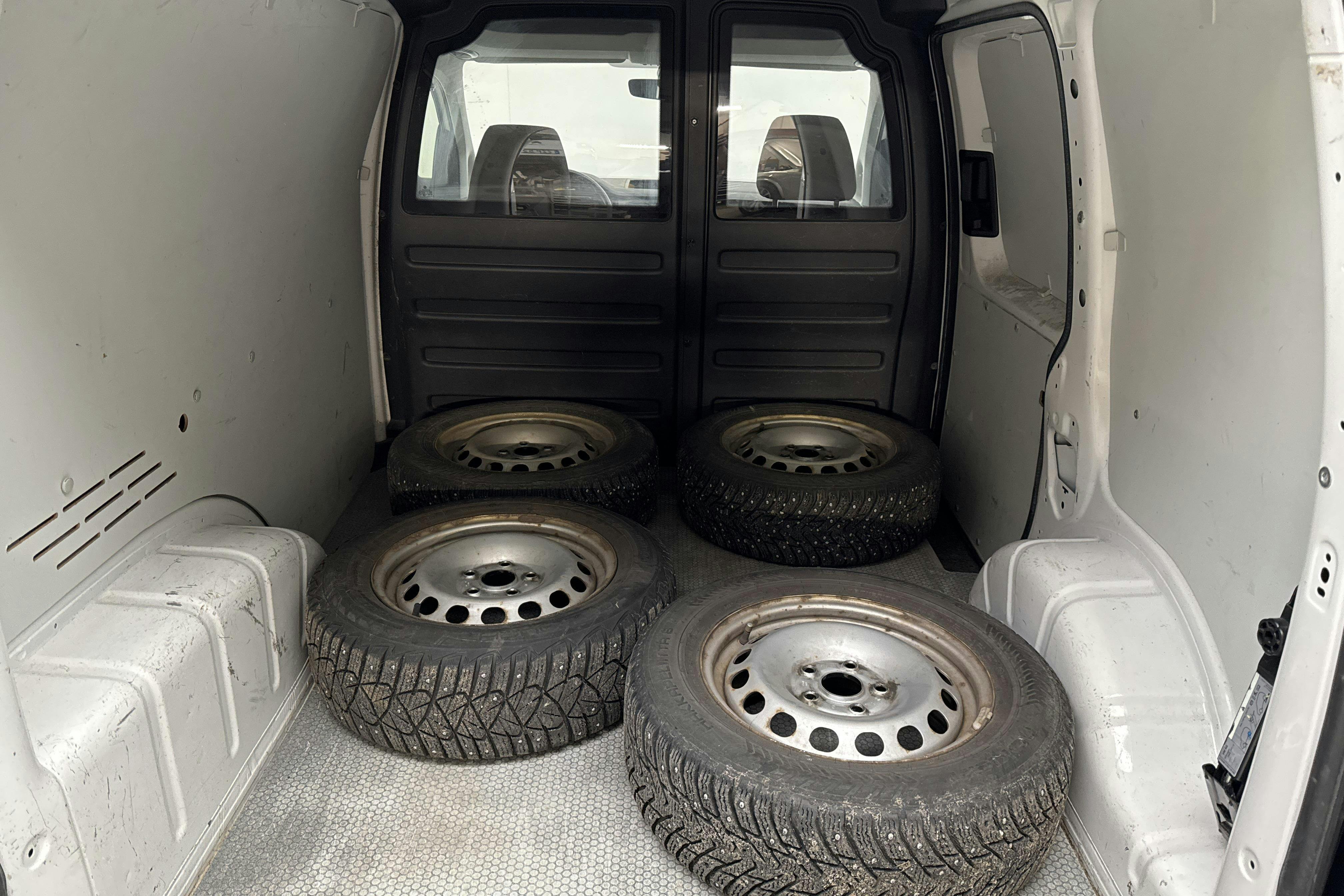 Vehicle Image 8