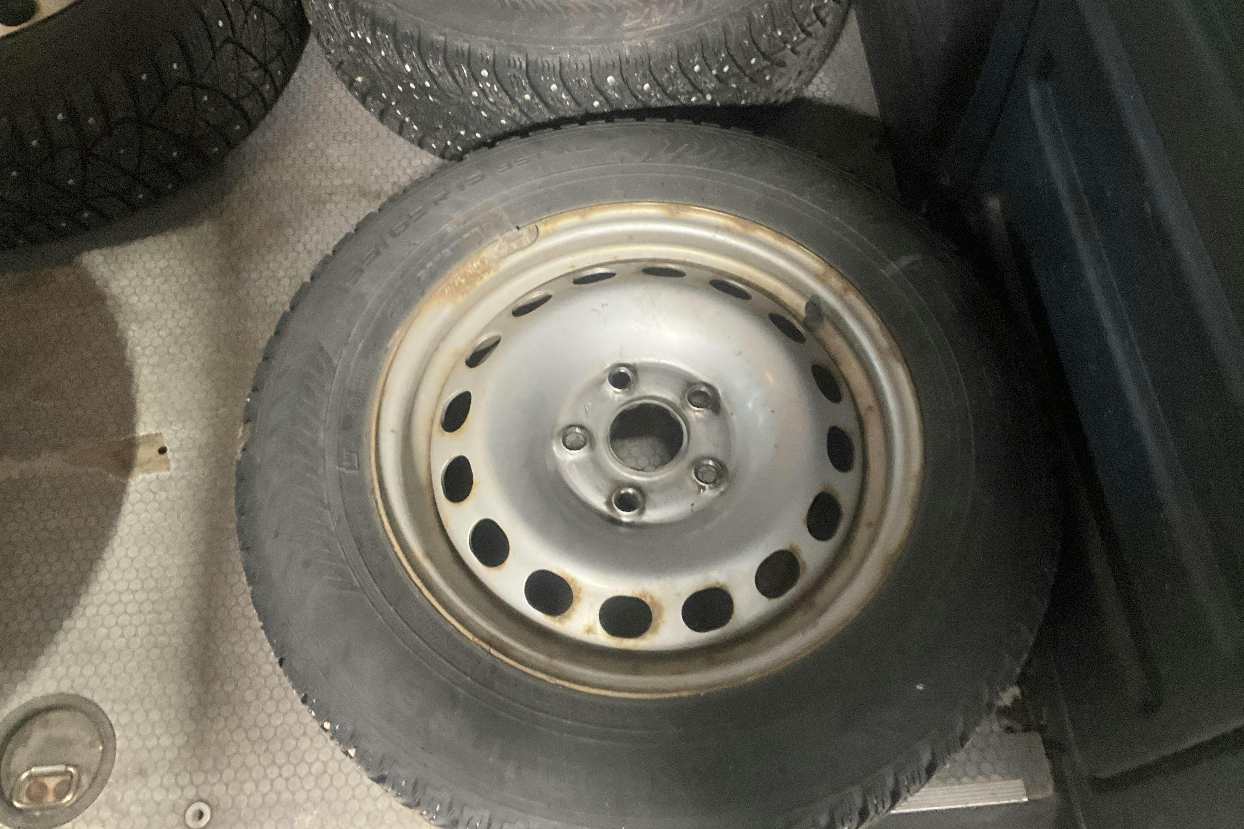 Vehicle Image 10