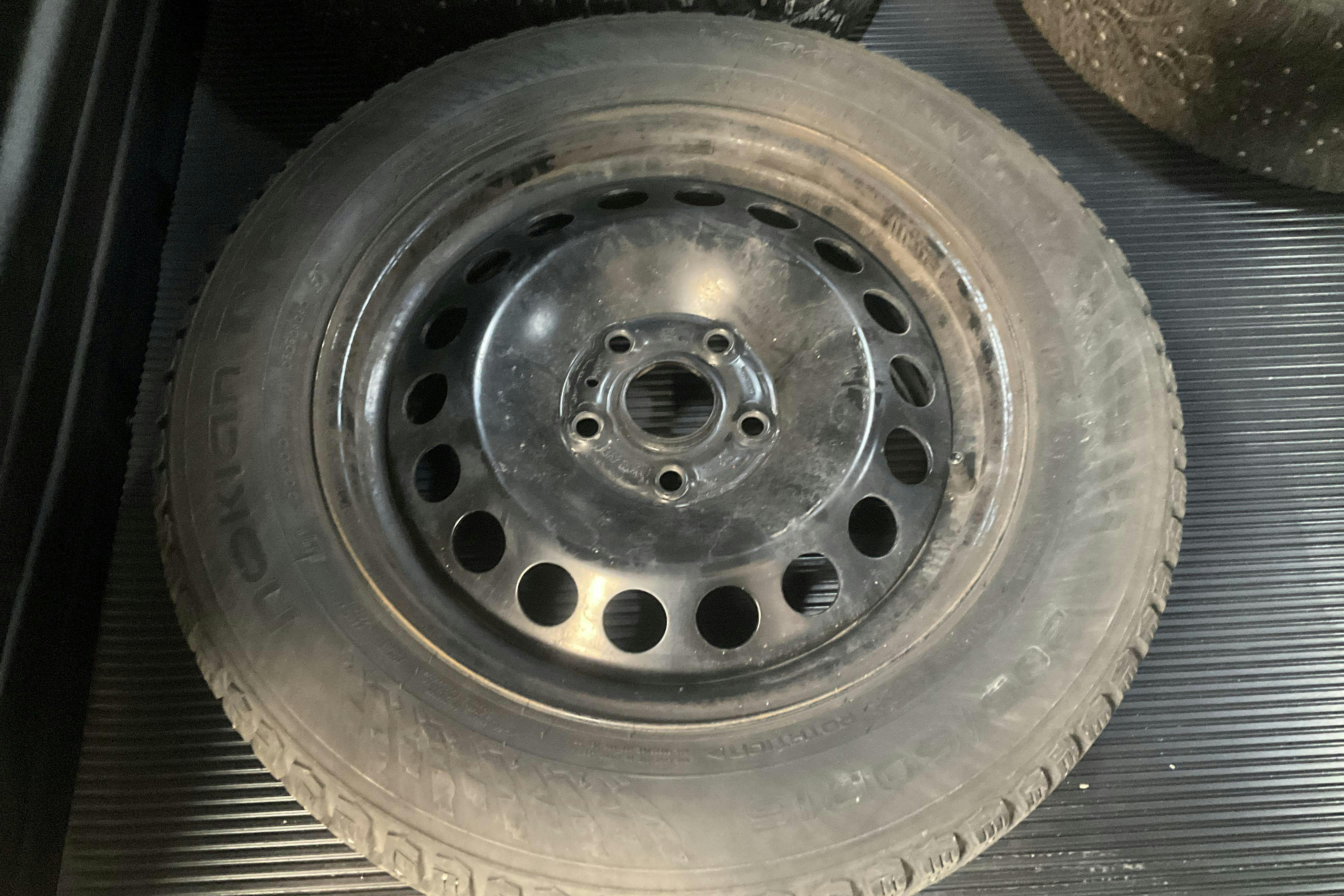 Vehicle Image 12