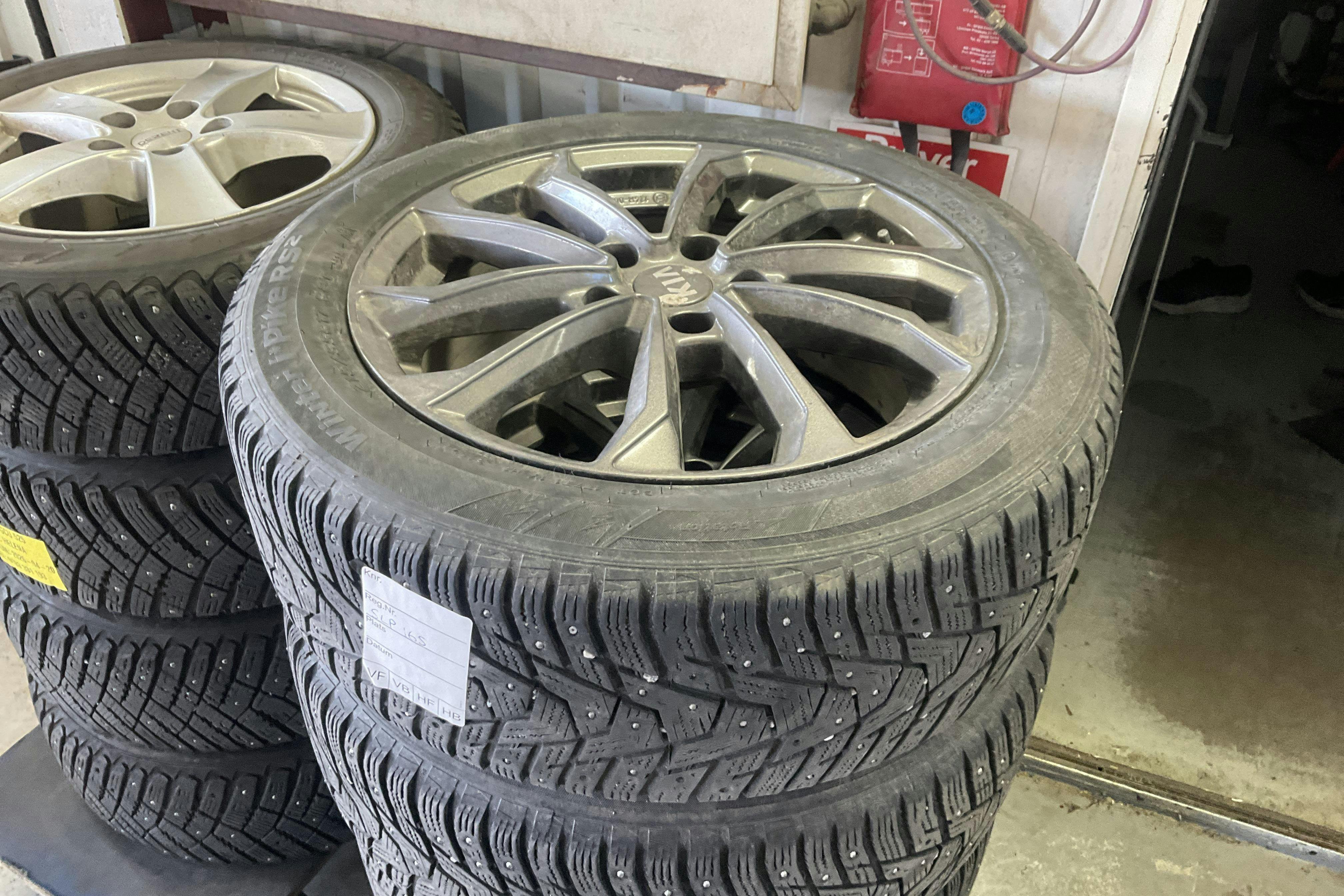 Vehicle Image 14