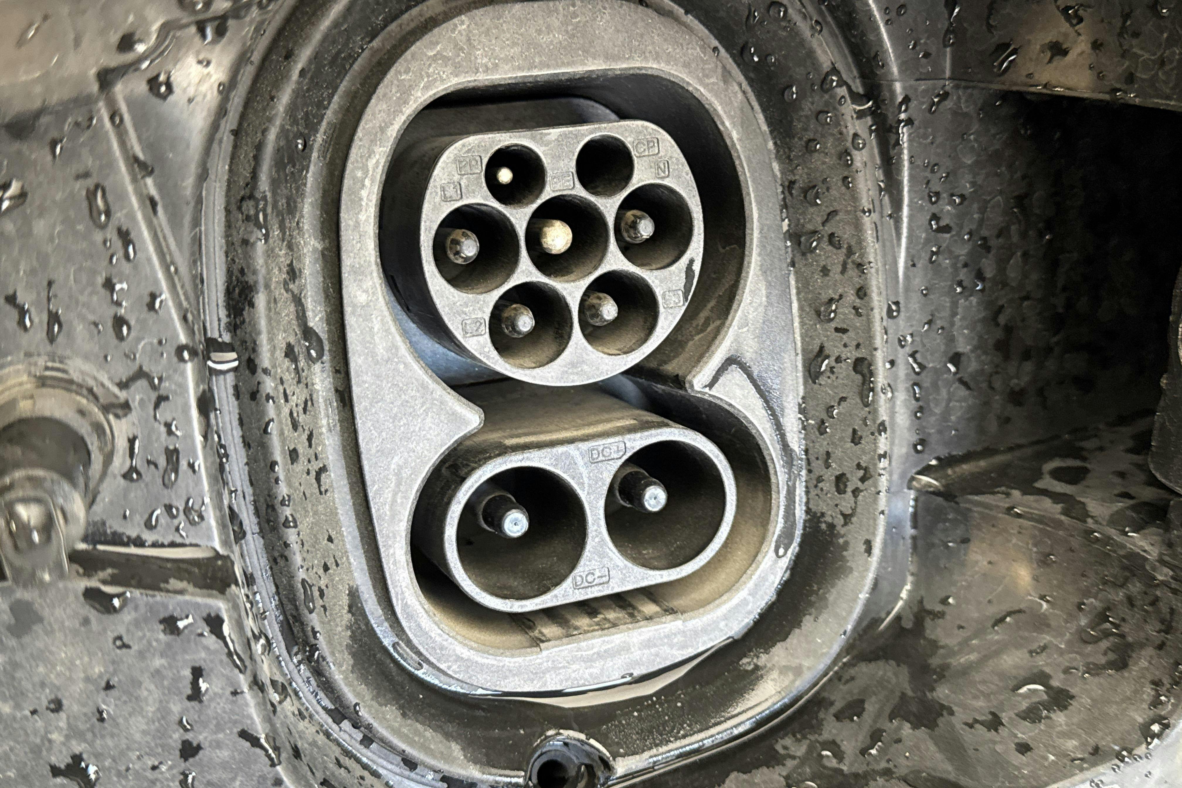 Vehicle Image 17