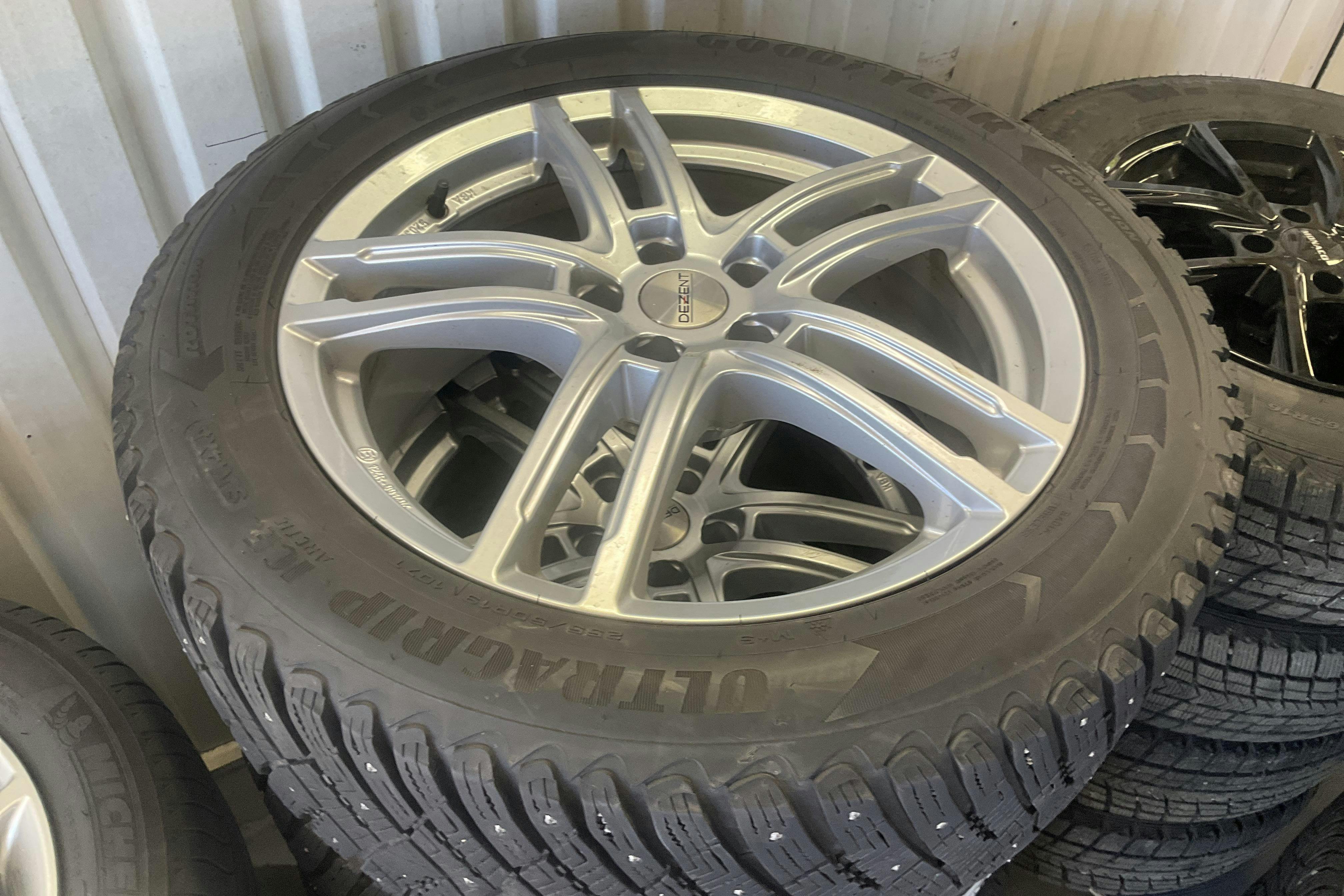 Vehicle Image 18