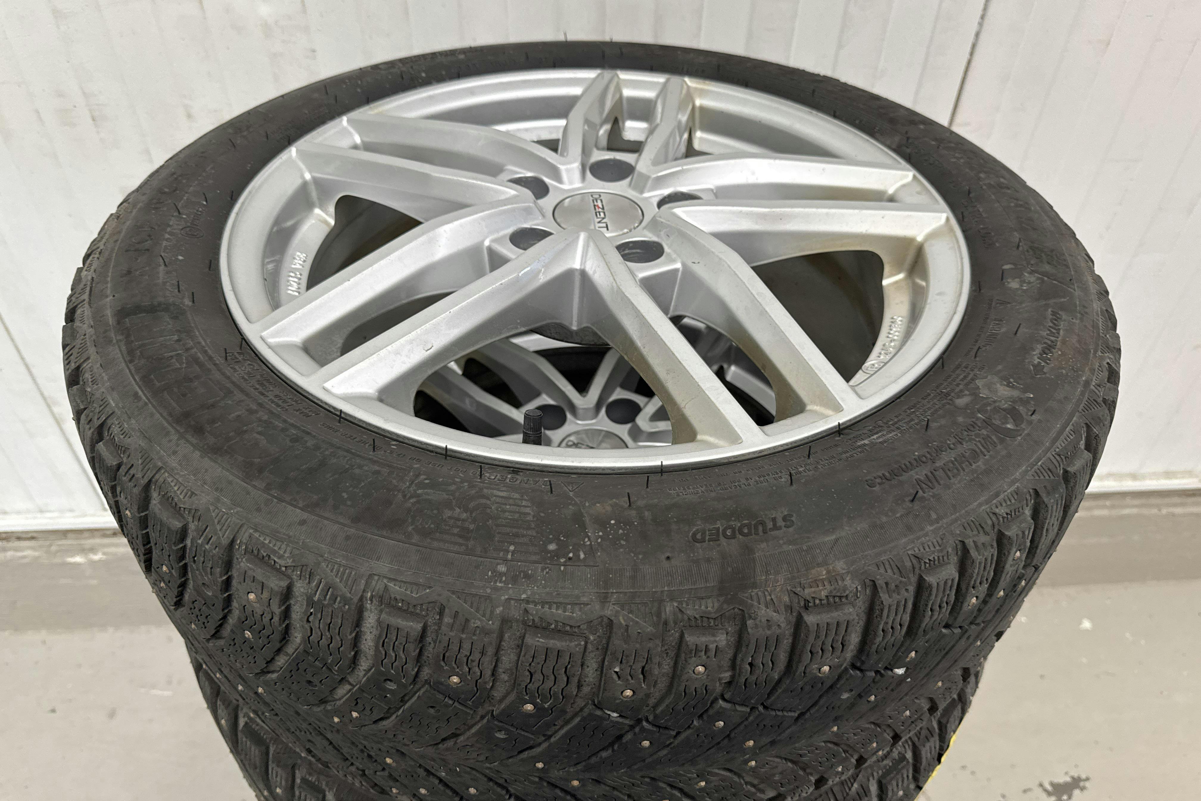 Vehicle Image 11