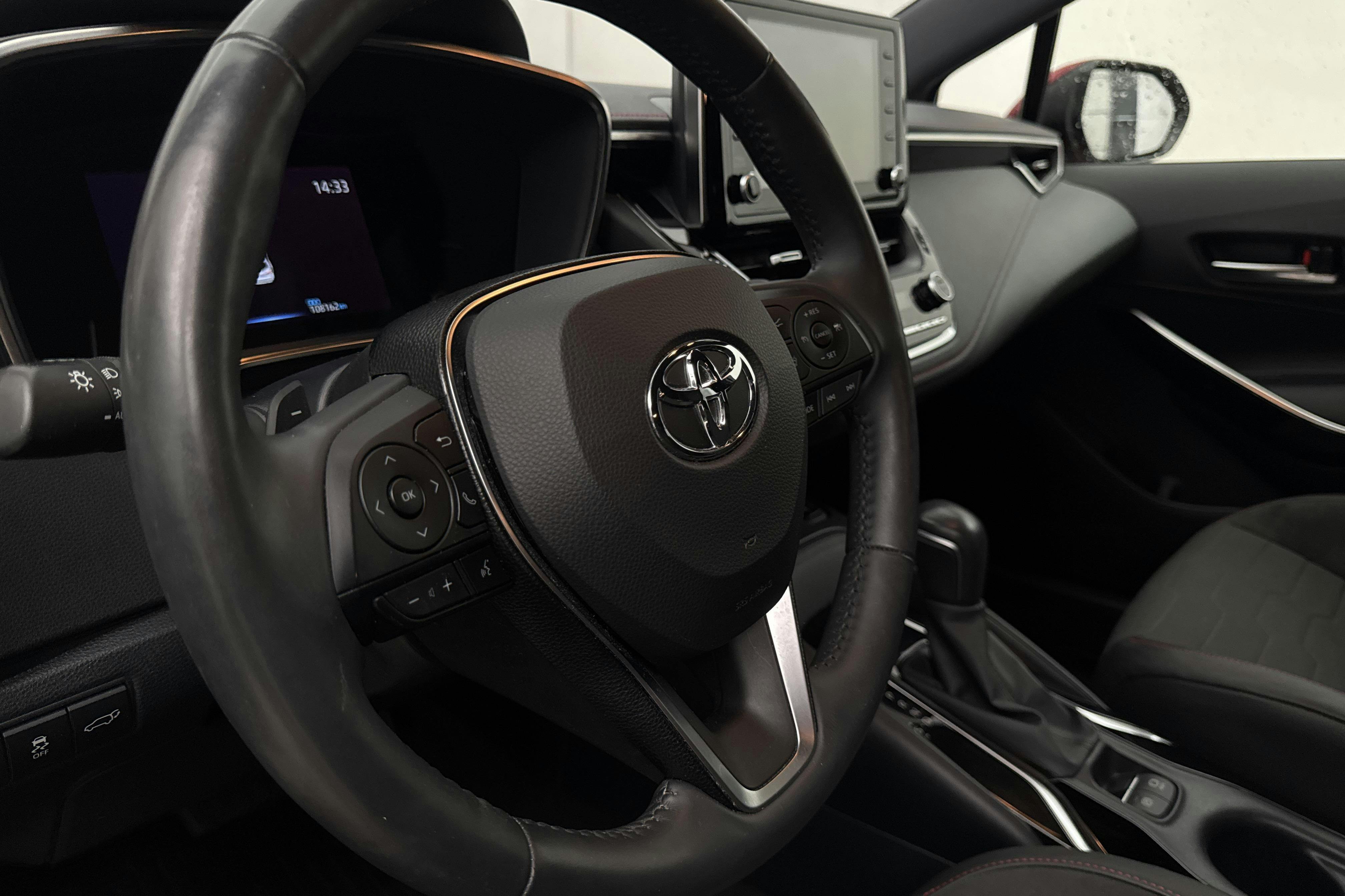 Vehicle Image 13
