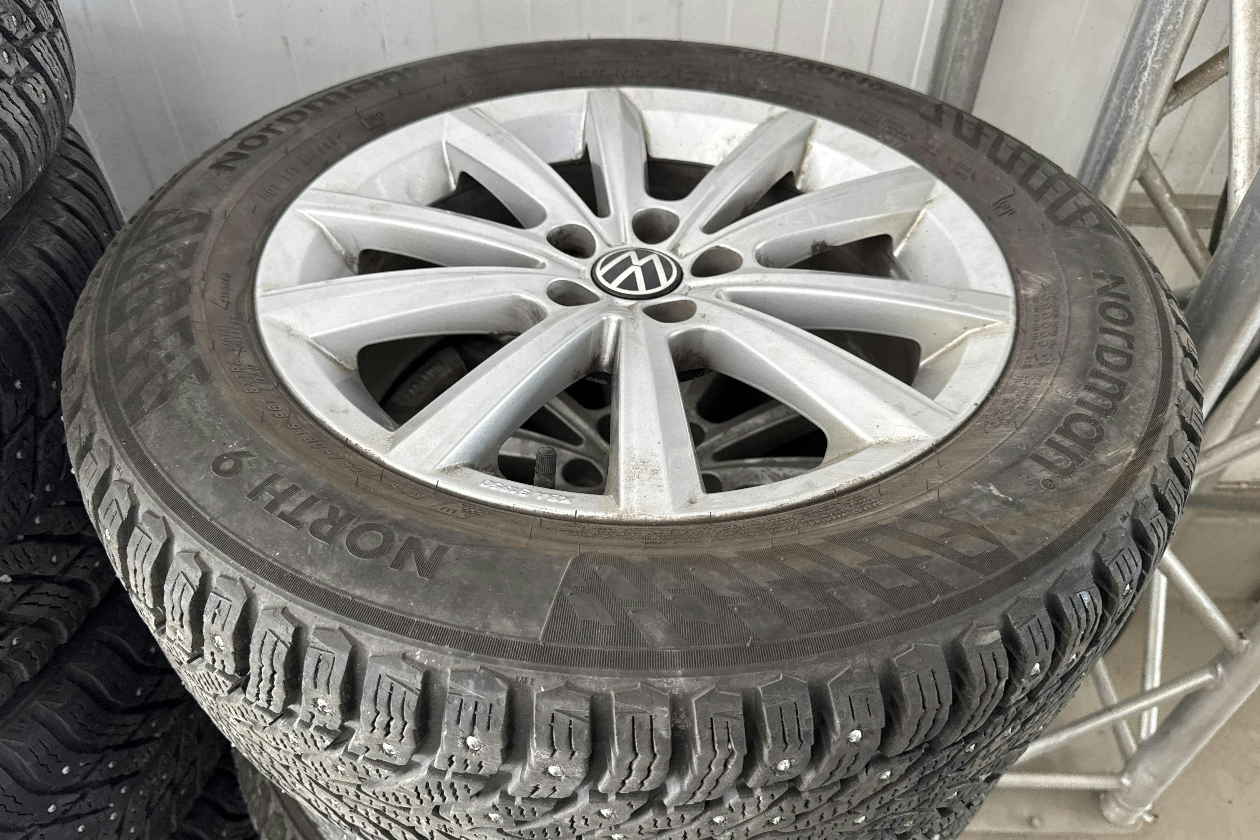 Vehicle Image 14