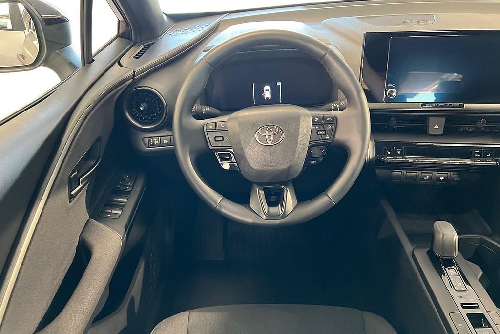 Vehicle Image 11
