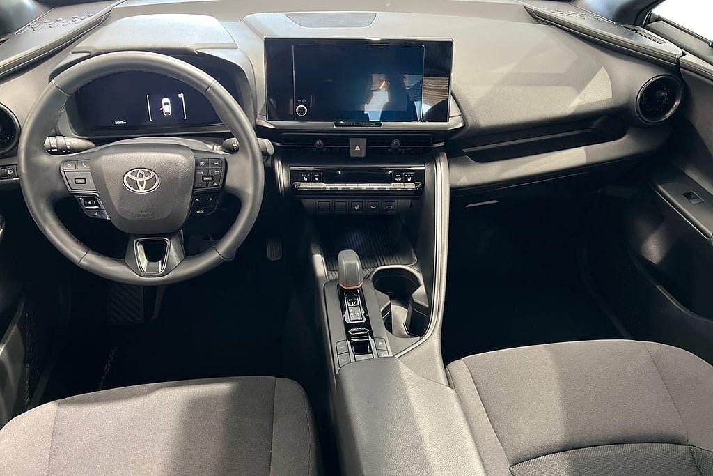 Vehicle Image 10
