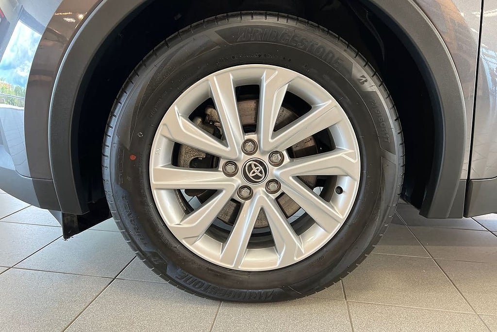Vehicle Image 17