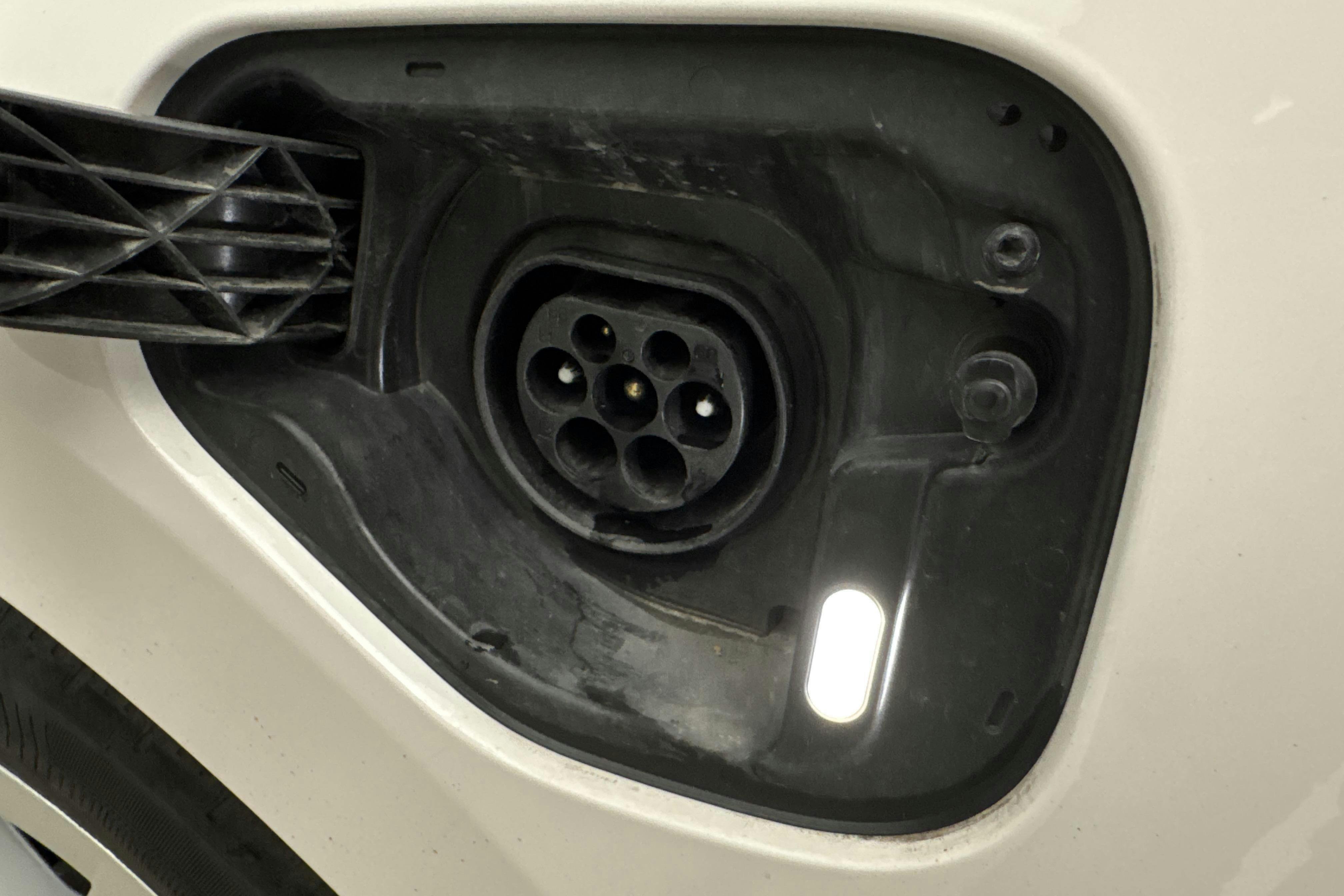Vehicle Image 17