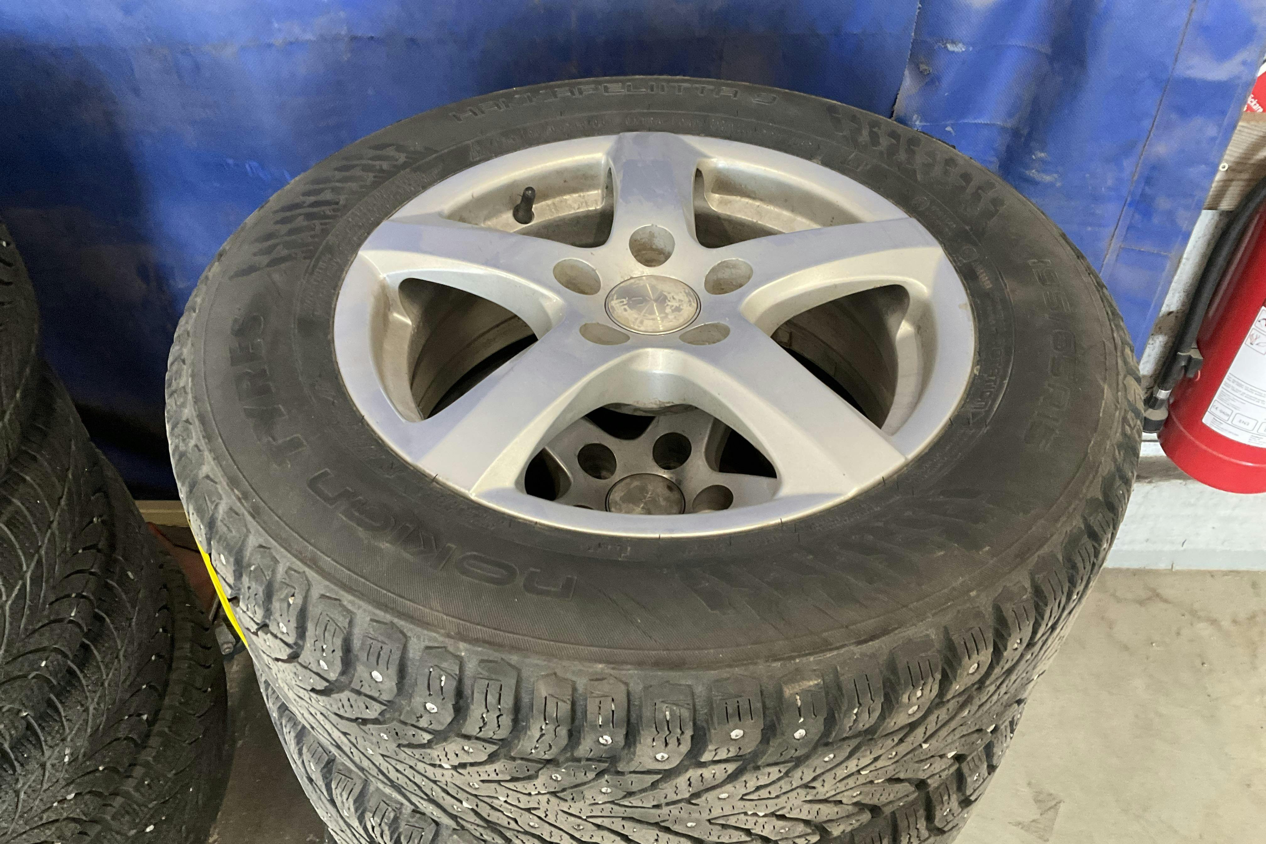 Vehicle Image 17