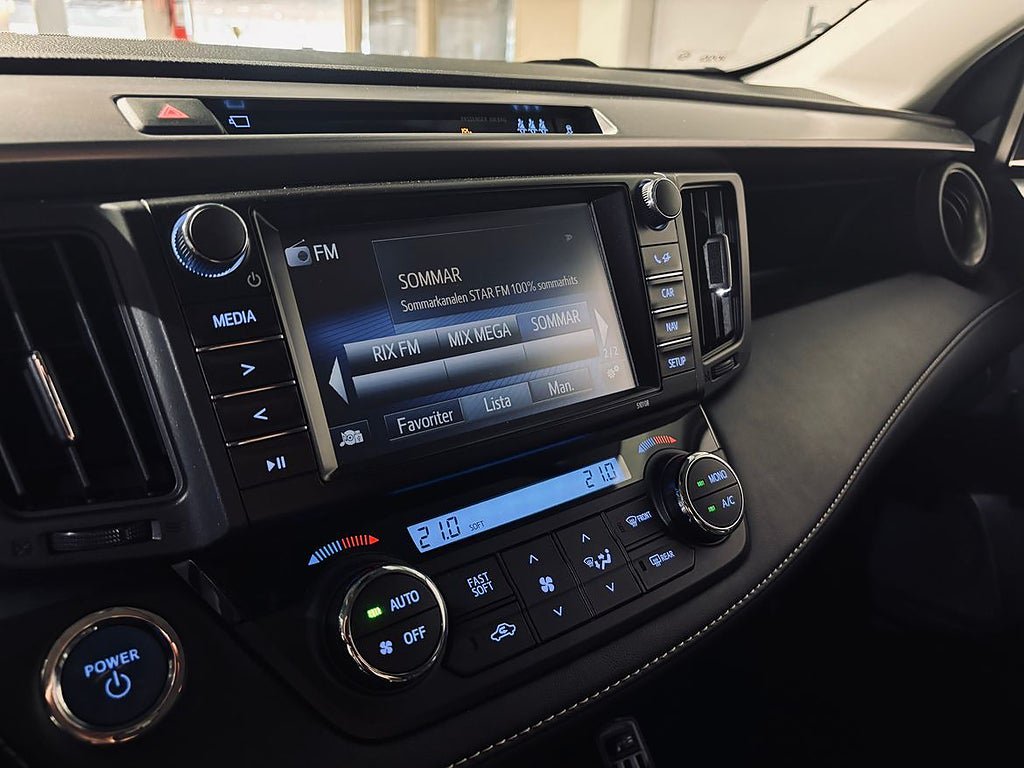 Vehicle Image 17