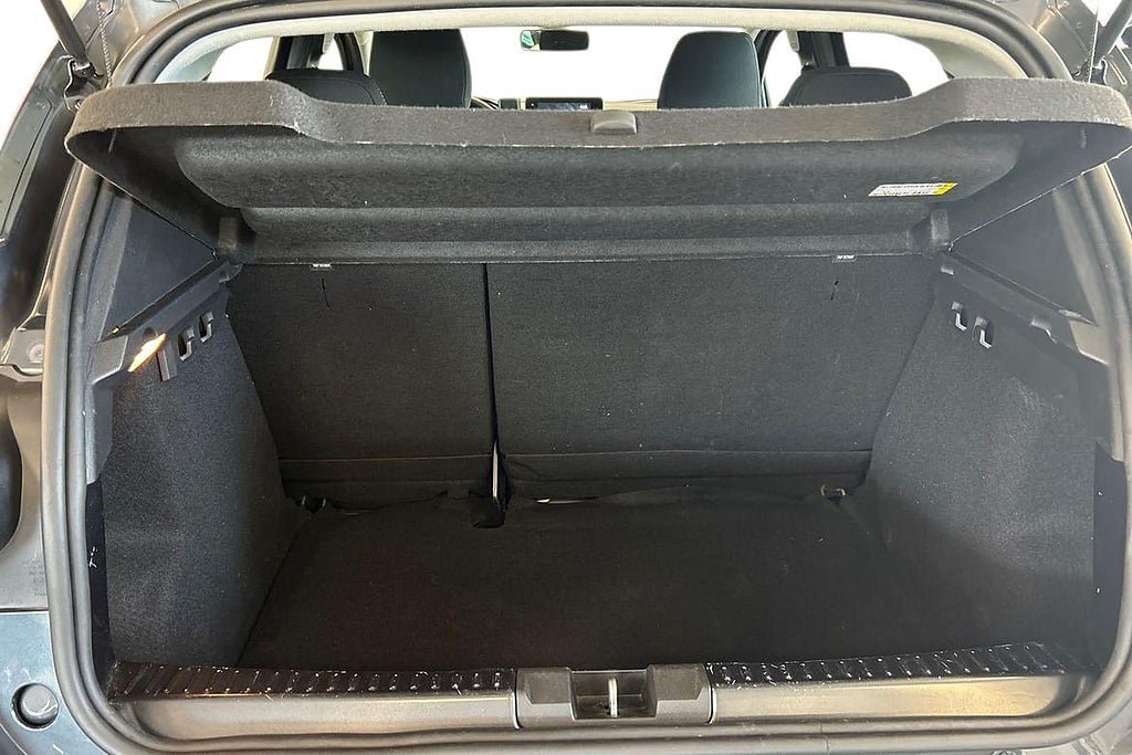 Vehicle Image 12