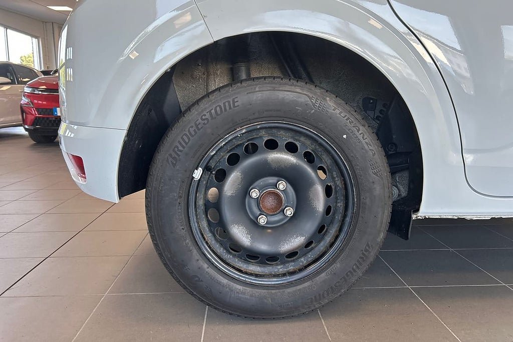 Vehicle Image 17