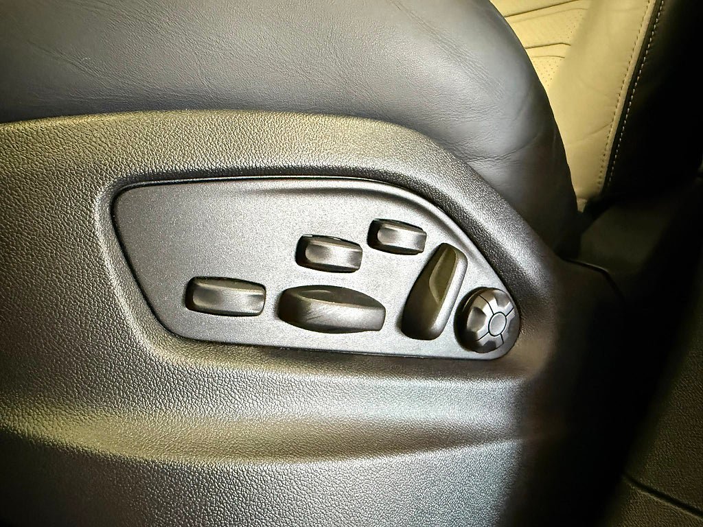 Vehicle Image 27