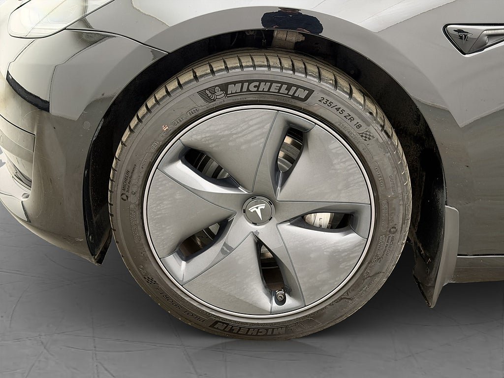 Vehicle Image 33