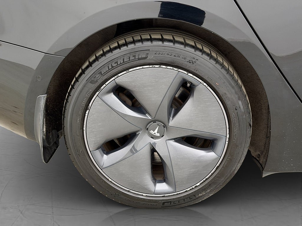 Vehicle Image 35
