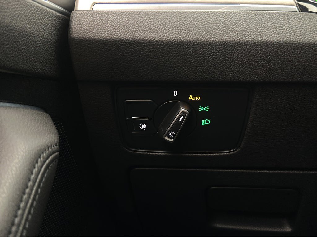 Vehicle Image 28