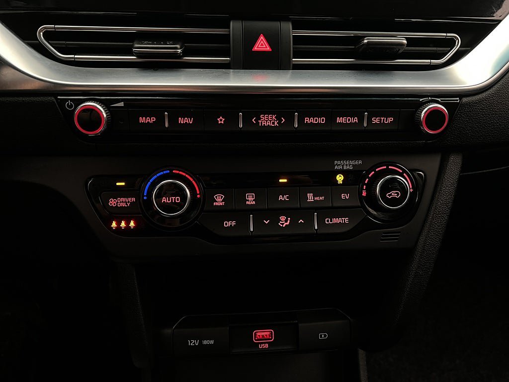 Vehicle Image 23