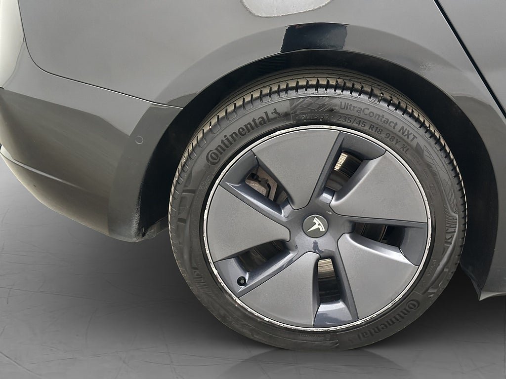 Vehicle Image 33