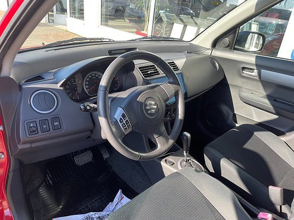 Vehicle Image 10