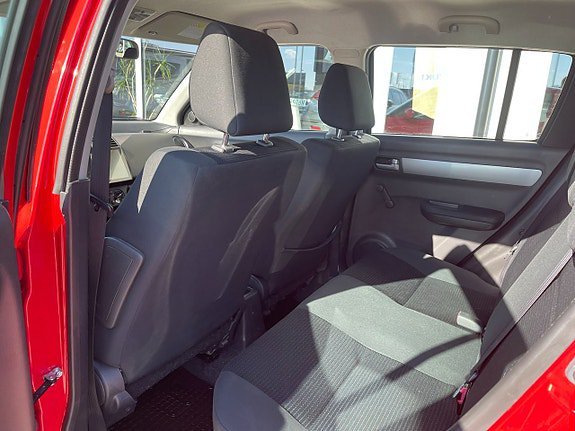 Vehicle Image 13
