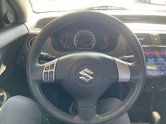 Vehicle Image 17