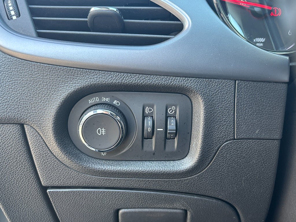 Vehicle Image 17