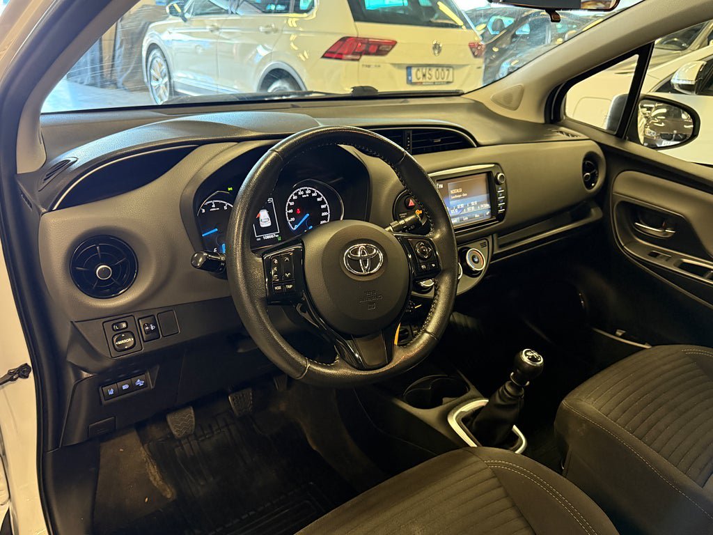 Vehicle Image 10