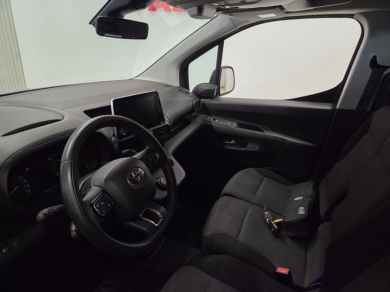 Vehicle Image 10