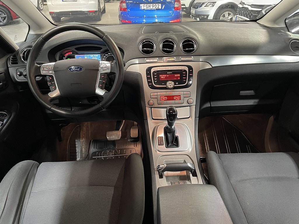 Vehicle Image 8