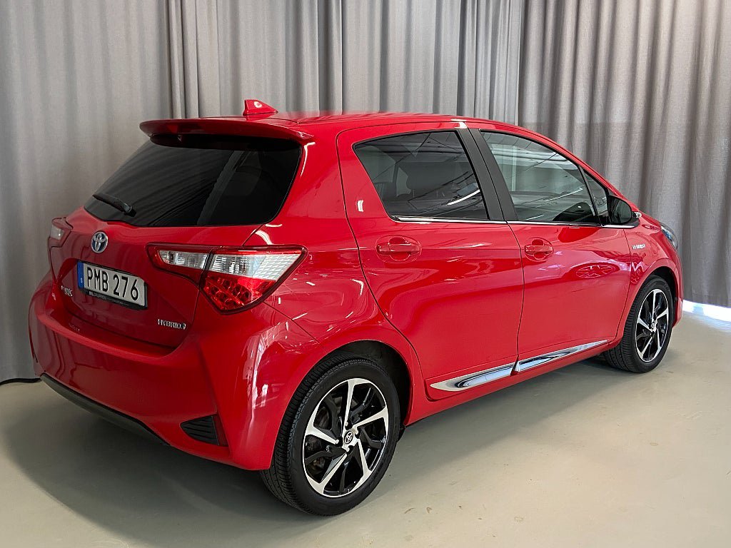Vehicle Image 5