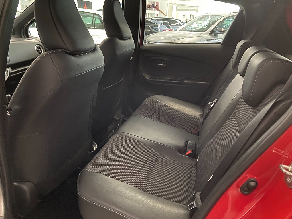 Vehicle Image 9