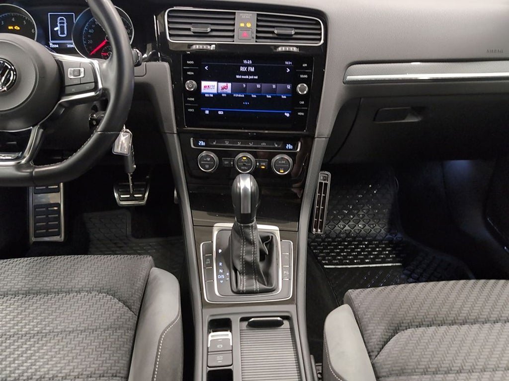 Vehicle Image 12