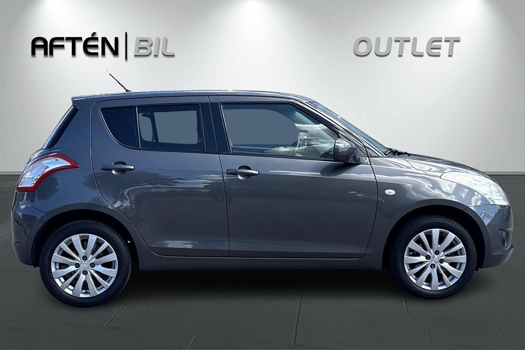 Vehicle Image 6