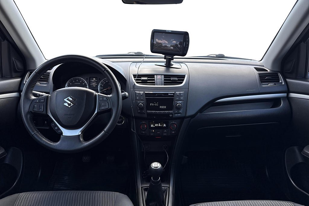 Vehicle Image 12