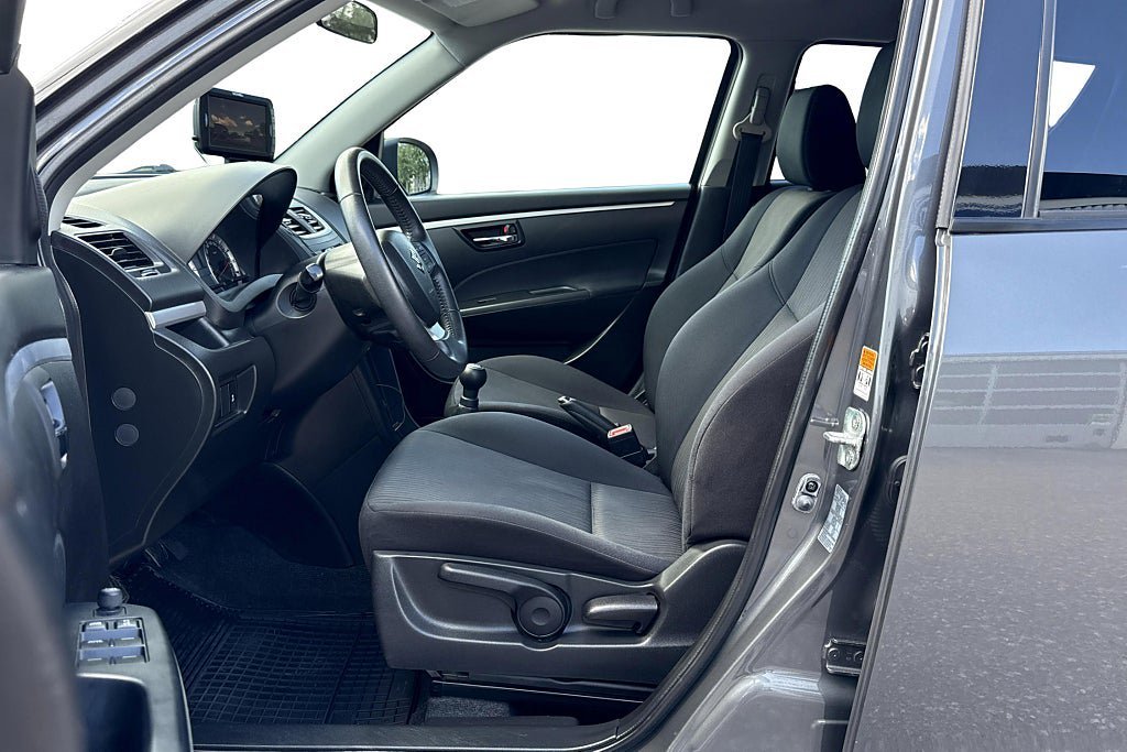 Vehicle Image 14