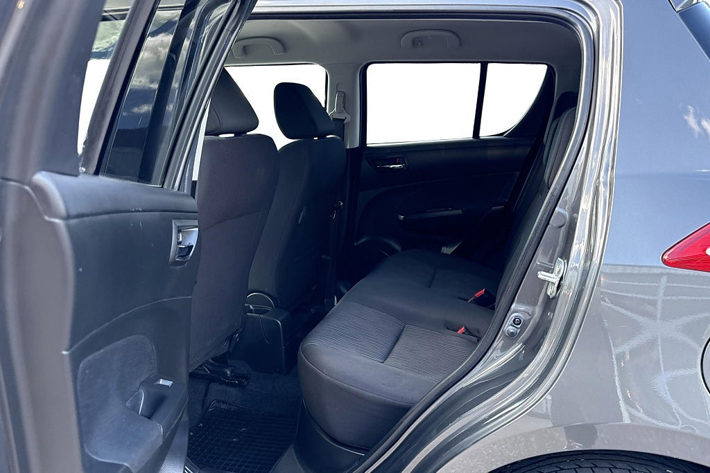 Vehicle Image 15