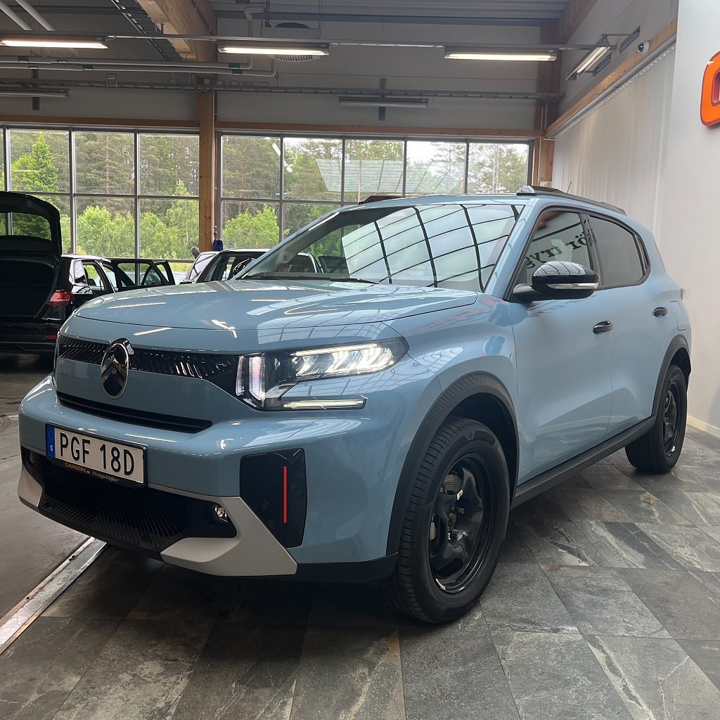 Vehicle Image 6