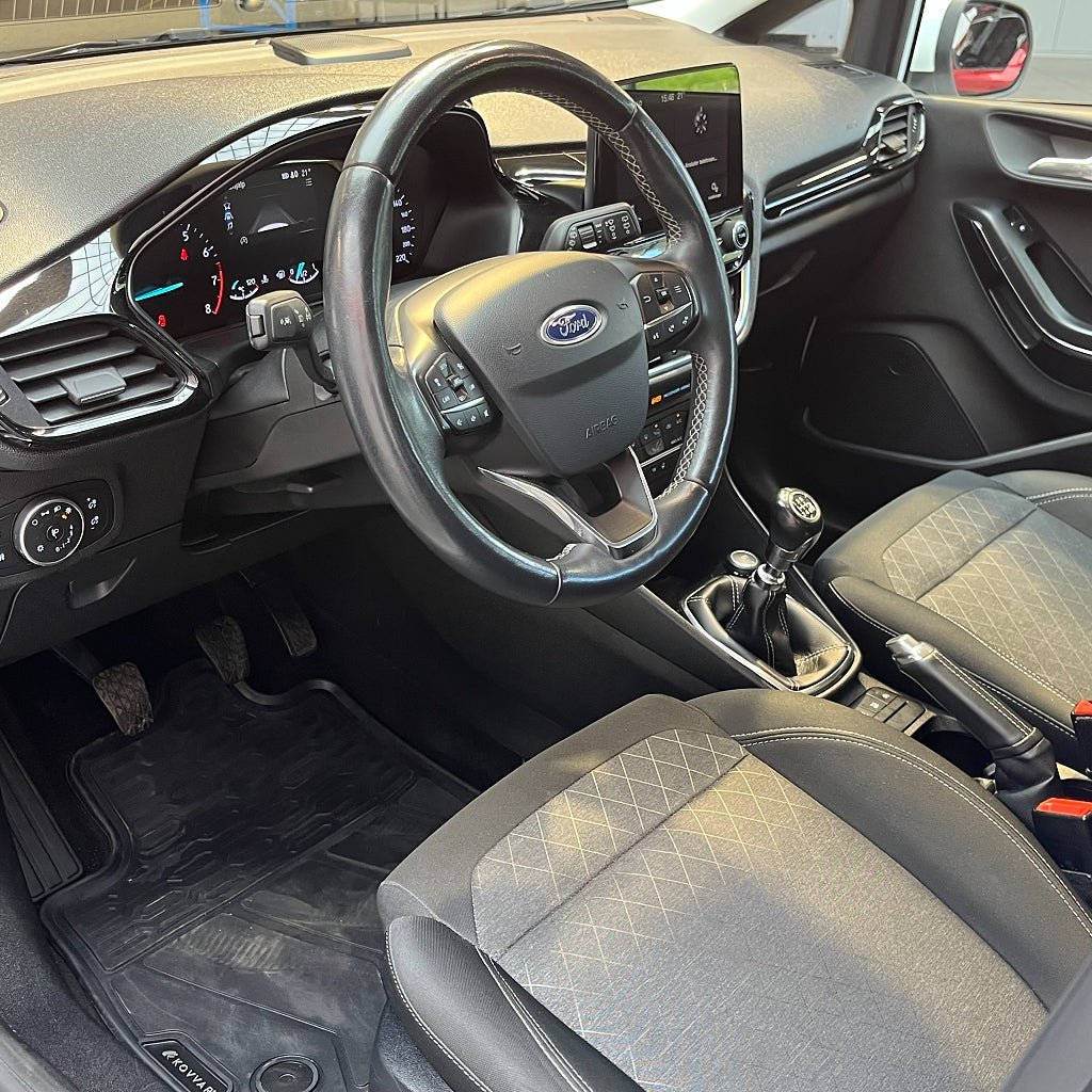 Vehicle Image 10
